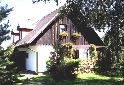 Are you a tourist, a guest, or are you just making a visit? Are you seeking a self-catering vacation, holiday break or just touring in Southern Bohemia, Czech Republic? Whichever it is, Honeydew Cottage is the place to stay!